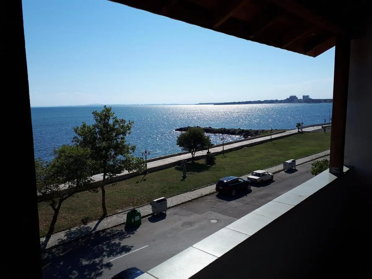 Самостоятелни Стаи На Брега На Морето Pomorie Guest house