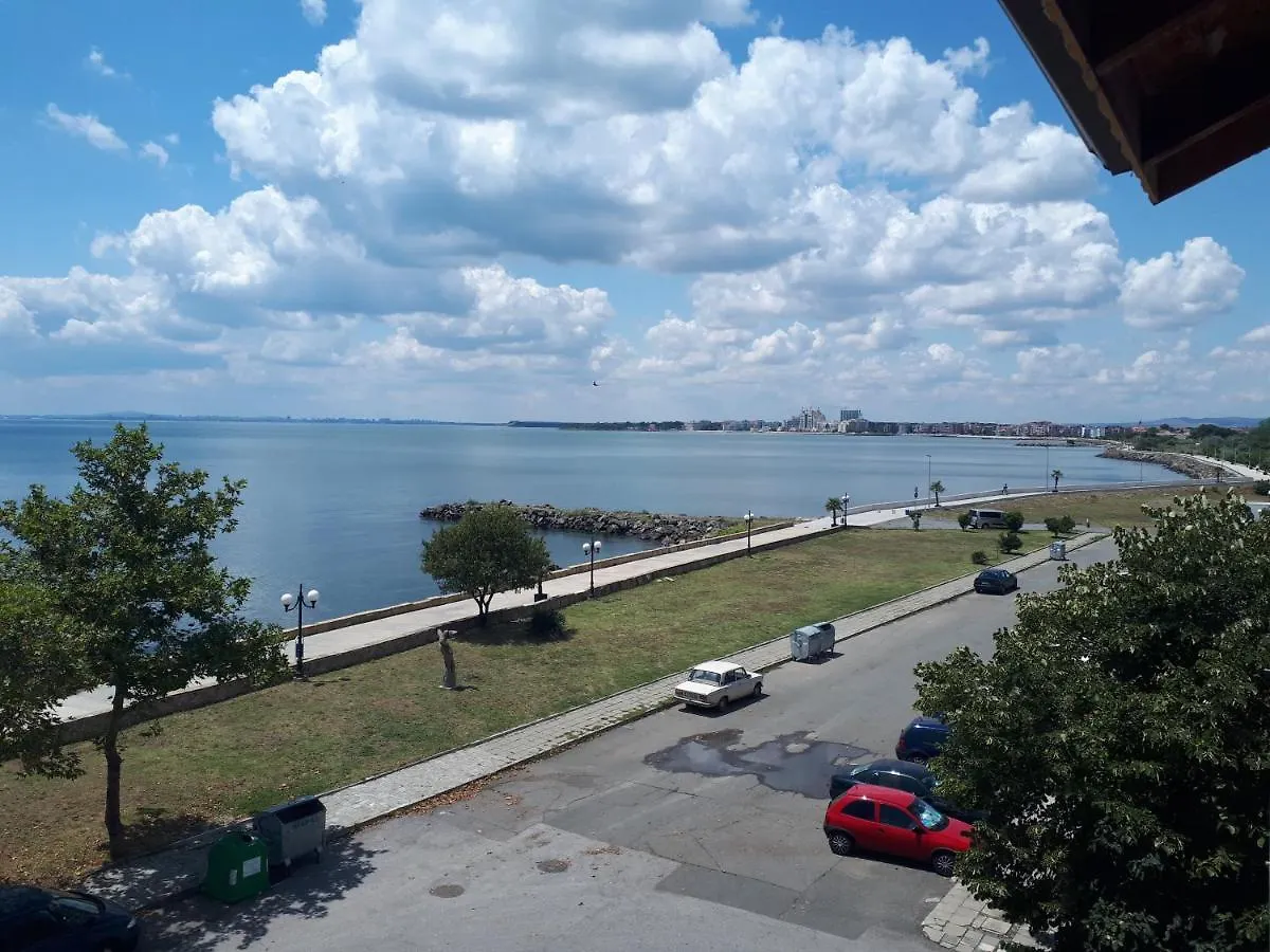 Guest house Самостоятелни Стаи На Брега На Морето Pomorie Bulgaria