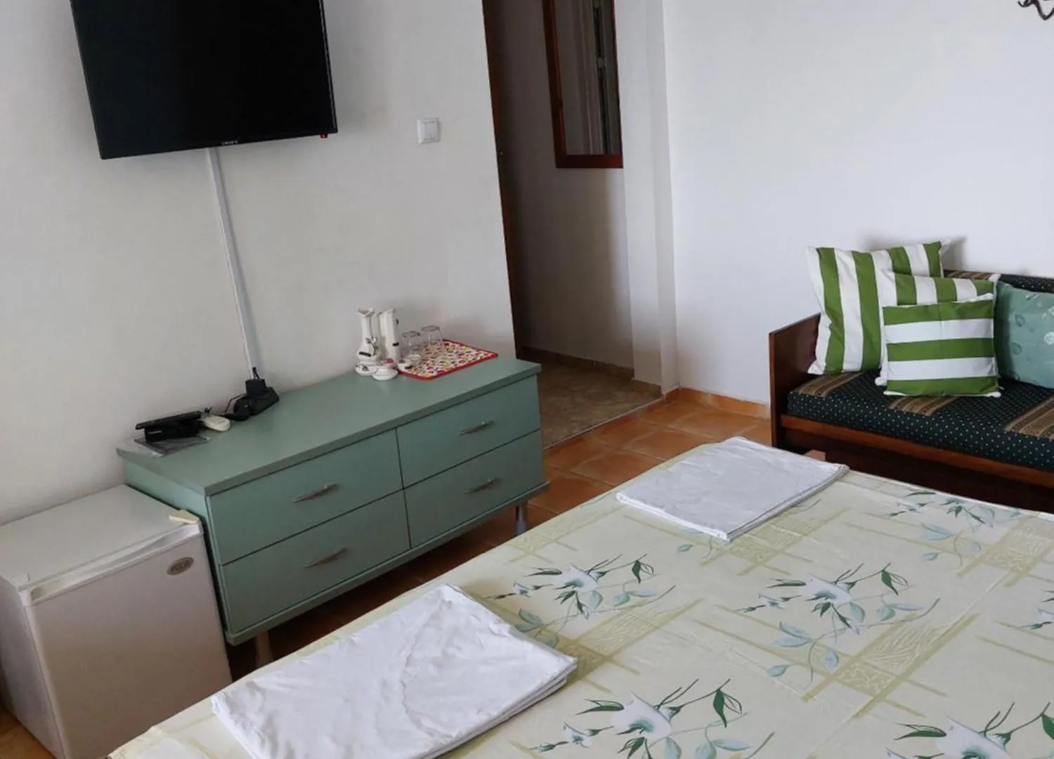 Guest house Самостоятелни Стаи На Брега На Морето Pomorie